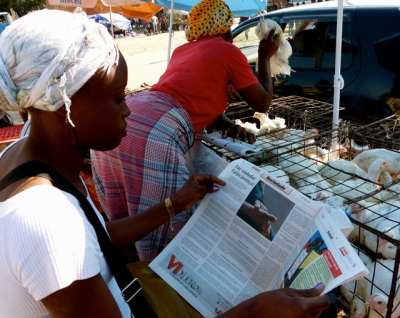 Distribuição do jornal A Verdade nos bairros do Infulene e Liberdade